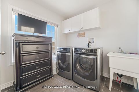 Photo 26 at 201 Barons Street, Kleinburg, Vaughan