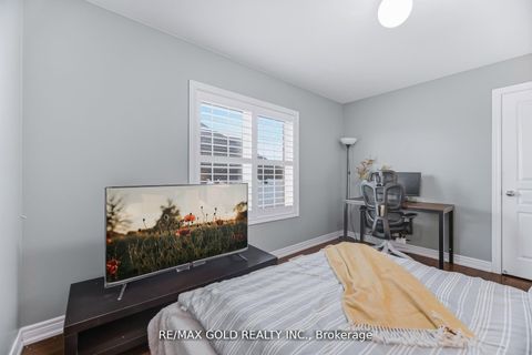 Photo 29 at 201 Barons Street, Kleinburg, Vaughan