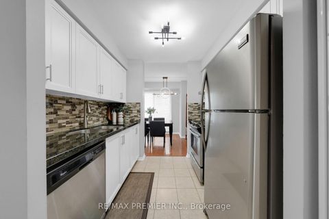 Photo 10 at 220 - 51 Baffin Court, Langstaff, Richmond Hill