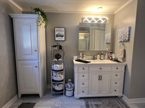 Photo 18 at 29 Corner Brook Trail, Rural Innisfil, Innisfil