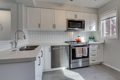 Photo 3 at 78 - 2 Hedge End Road, Rouge E11, Toronto