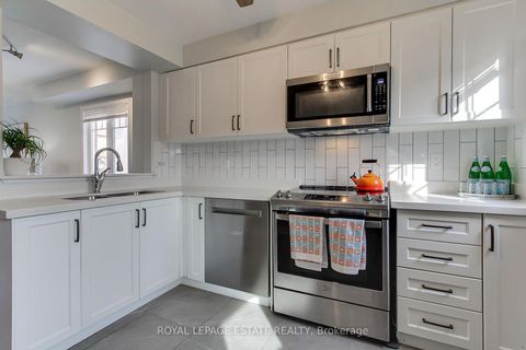 Photo 4 at 78 - 2 Hedge End Road, Rouge E11, Toronto