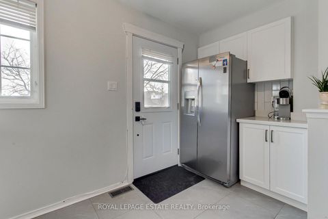 Photo 6 at 78 - 2 Hedge End Road, Rouge E11, Toronto