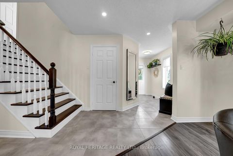 Photo 3 at 46 Lownie Court, Bowmanville, Clarington