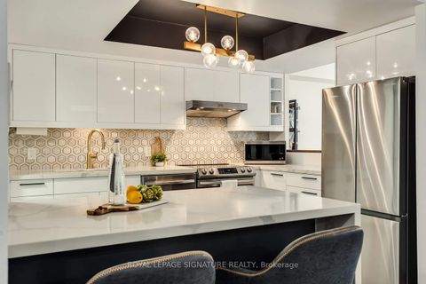 Photo 5 at 108 - 271 Ridley Boulevard, Nortown, Toronto