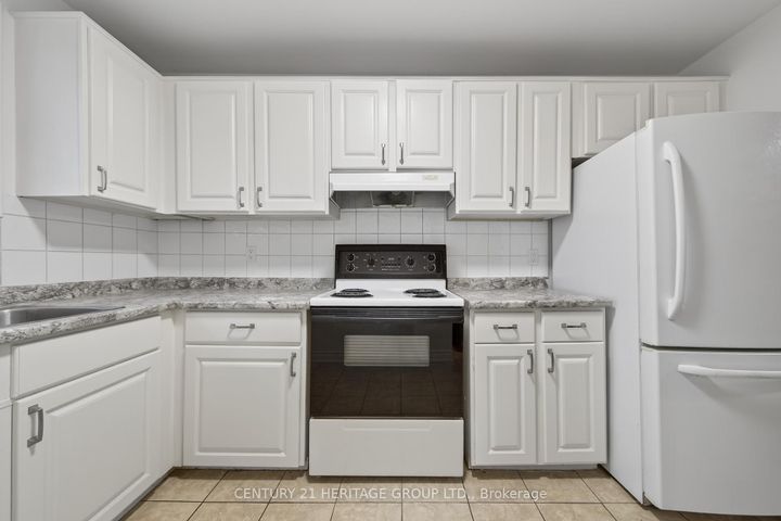 Photo 6 at 111 Ondrey Street, Bradford, Bradford West Gwillimbury