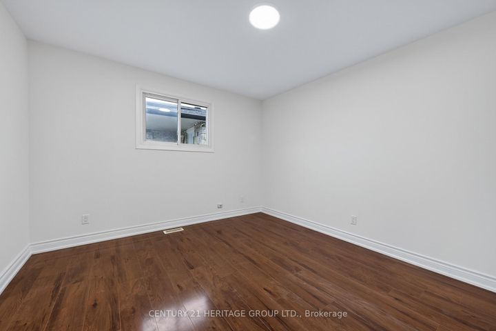 Photo 8 at 111 Ondrey Street, Bradford, Bradford West Gwillimbury