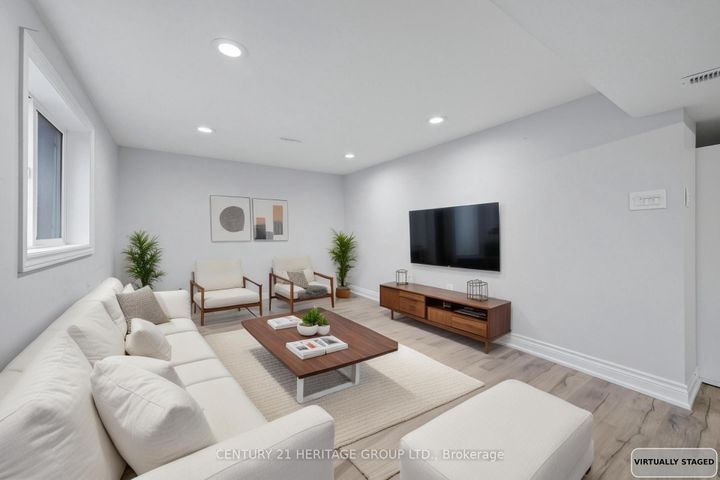 Photo 32 at 111 Ondrey Street, Bradford, Bradford West Gwillimbury