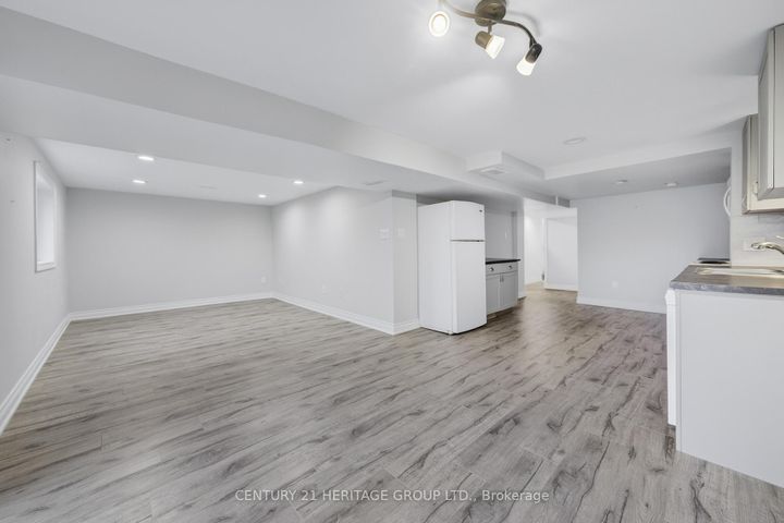 Photo 33 at 111 Ondrey Street, Bradford, Bradford West Gwillimbury