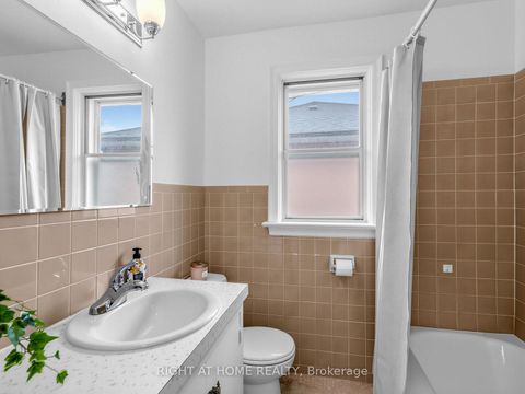 Photo 10 at 47 Gracefield Avenue, Maple Leaf, Toronto