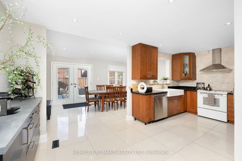 Photo 5 at 36 Brougham Drive, East Woodbridge, Vaughan