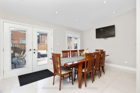 Photo 6 at 36 Brougham Drive, East Woodbridge, Vaughan