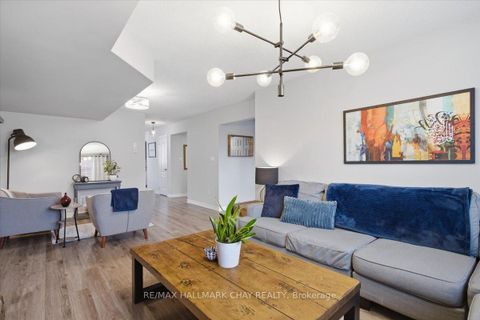 Photo 5 at 12 - 53 FERNDALE Drive S, Ardagh, Barrie