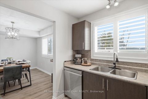 Photo 12 at 12 - 53 FERNDALE Drive S, Ardagh, Barrie