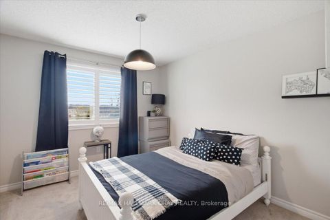 Photo 24 at 12 - 53 FERNDALE Drive S, Ardagh, Barrie