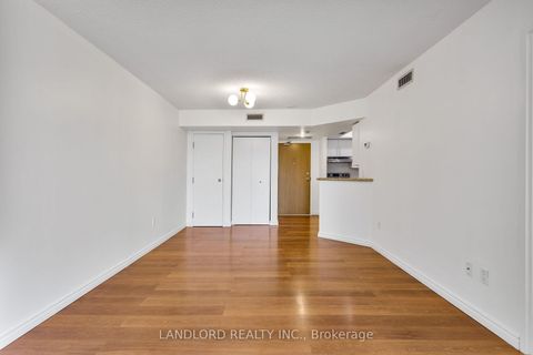 Photo 16 at 1202 - 1001 Bay Street, Bay Street Corridor, Toronto