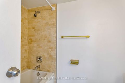 Photo 29 at 1202 - 1001 Bay Street, Bay Street Corridor, Toronto