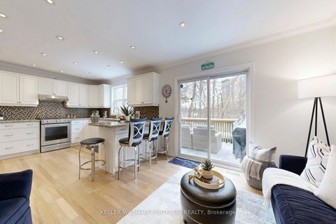 Photo 2 at 49 Dolphin Drive, Birchmount, Toronto