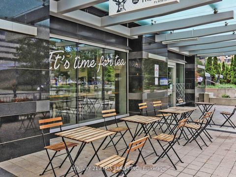 Photo 4 at 1 - 382 Yonge Street, Bay Street Corridor, Toronto