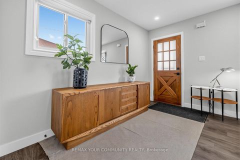 Photo 2 at 6 Newton Street, Wellington, Barrie