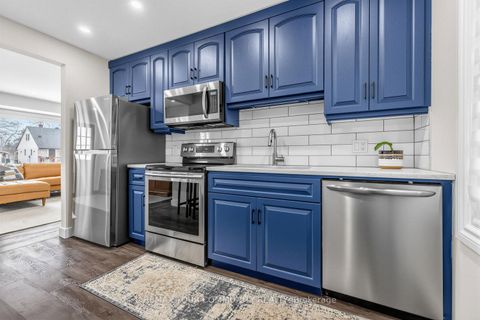 Photo 6 at 6 Newton Street, Wellington, Barrie