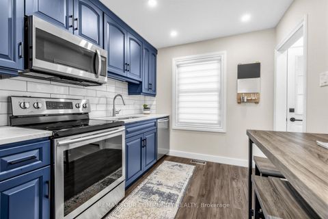 Photo 7 at 6 Newton Street, Wellington, Barrie