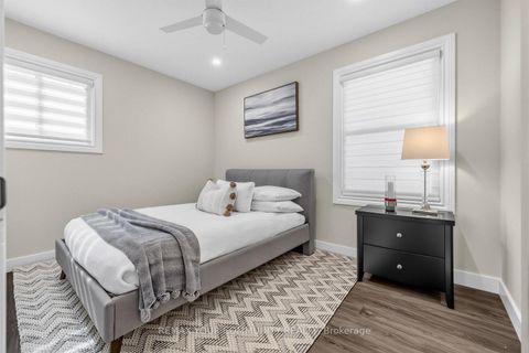 Photo 8 at 6 Newton Street, Wellington, Barrie