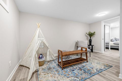 Photo 11 at 6 Newton Street, Wellington, Barrie