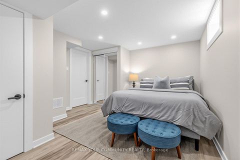 Photo 12 at 6 Newton Street, Wellington, Barrie