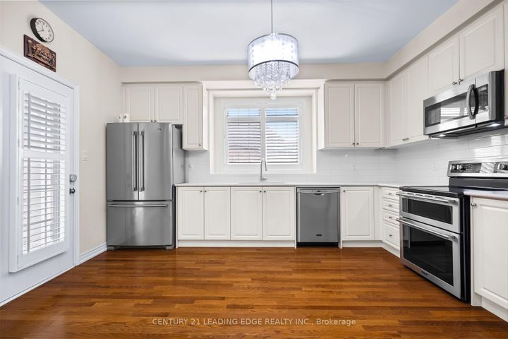 Photo 6 at 35 Lobelia Street, Wellington, Brampton