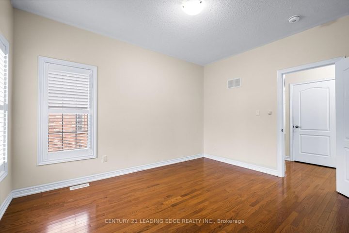 Photo 13 at 35 Lobelia Street, Wellington, Brampton