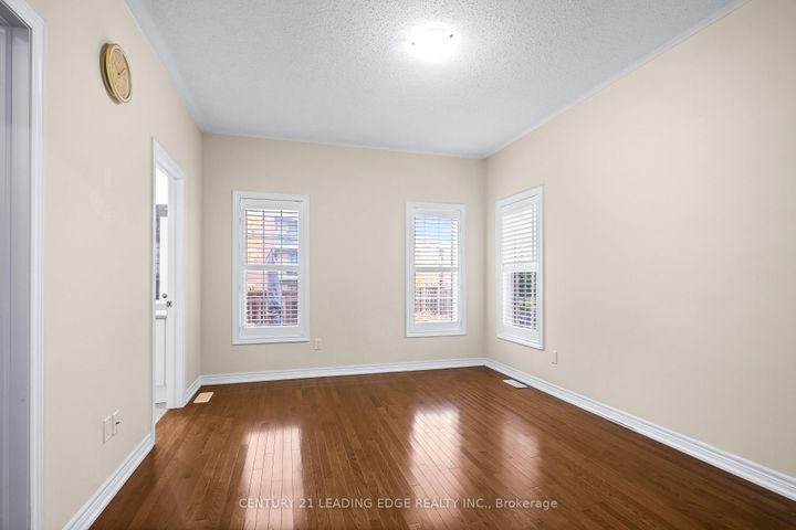 Photo 14 at 35 Lobelia Street, Wellington, Brampton