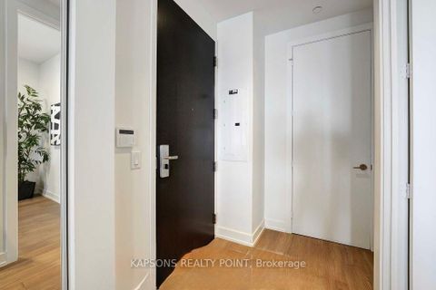 Photo 2 at 6512 - 7 Grenville Street, Bay Street Corridor, Toronto