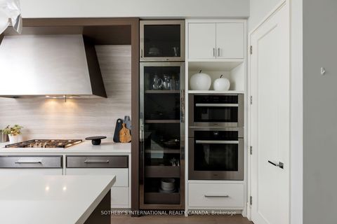 Photo 9 at 7 Thurloe Avenue, Mount Pleasant West, Toronto