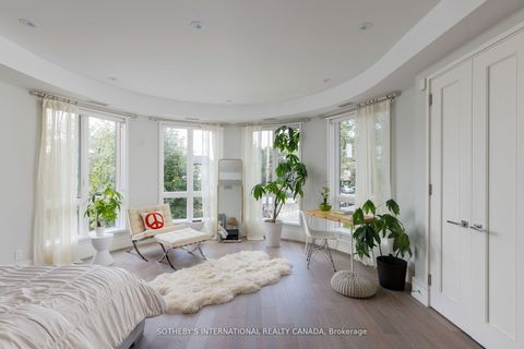 Photo 18 at 7 Thurloe Avenue, Mount Pleasant West, Toronto