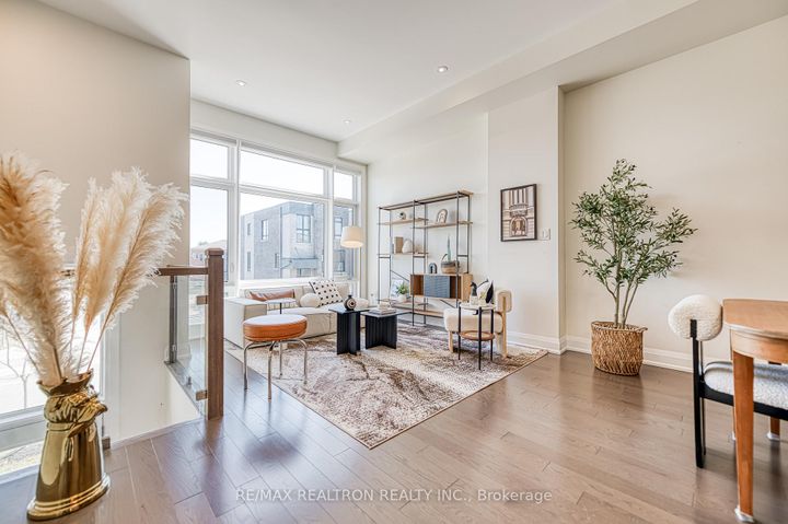 Photo 2 at 10 Hesperus Road, Patterson, Vaughan