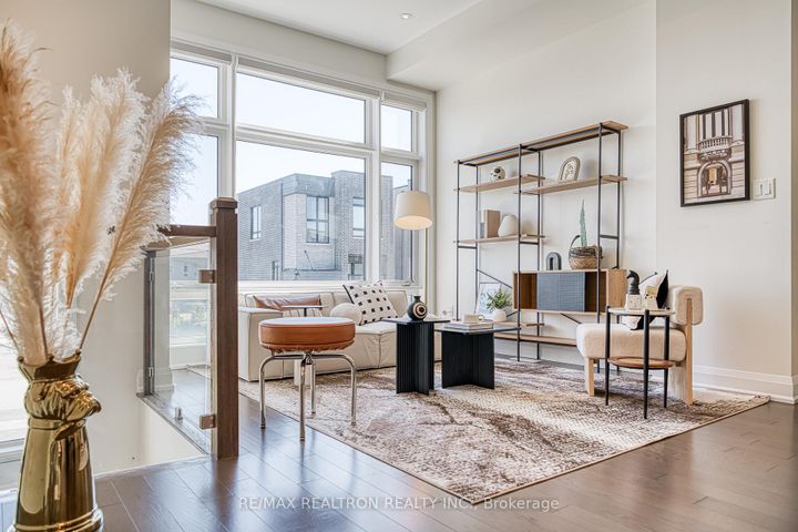 Photo 6 at 10 Hesperus Road, Patterson, Vaughan