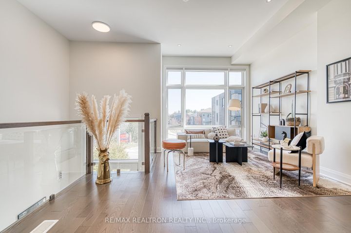 Photo 8 at 10 Hesperus Road, Patterson, Vaughan