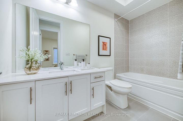 Photo 43 at 10 Hesperus Road, Patterson, Vaughan