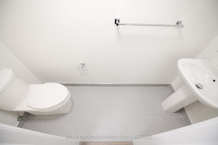 Photo 46 at 10 Hesperus Road, Patterson, Vaughan