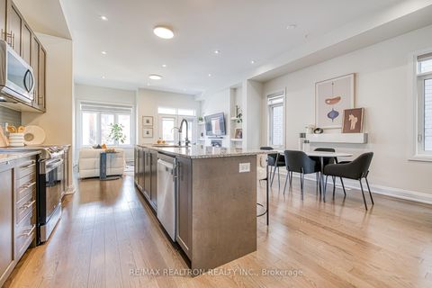 Photo 19 at 10 Hesperus Road, Patterson, Vaughan