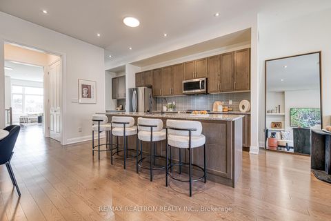 Photo 25 at 10 Hesperus Road, Patterson, Vaughan