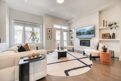 Photo 26 at 10 Hesperus Road, Patterson, Vaughan