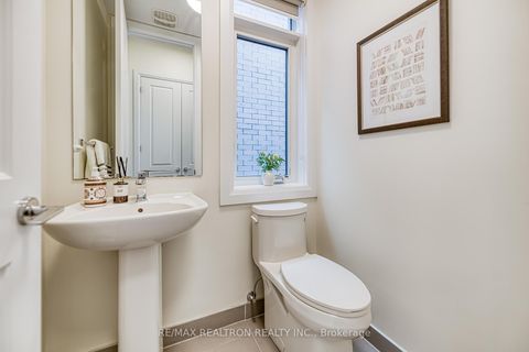 Photo 30 at 10 Hesperus Road, Patterson, Vaughan