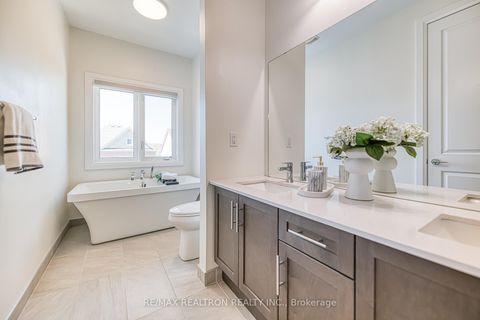 Photo 32 at 10 Hesperus Road, Patterson, Vaughan