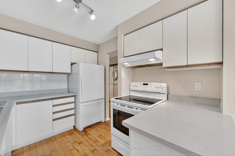 Photo 4 at 890 Caribou Valley Circle, Armitage, Newmarket