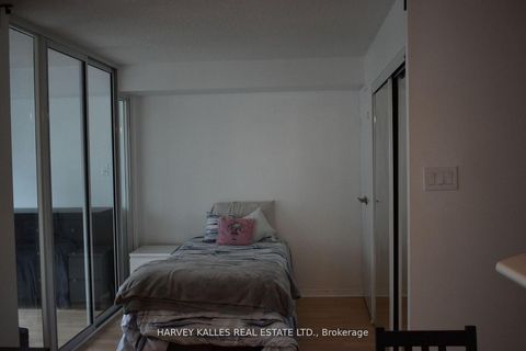 Photo 4 at 705 - 10 Yonge Street, Waterfront Communities C1, Toronto