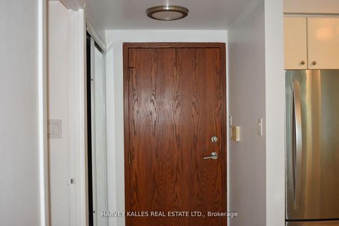 Photo 6 at 705 - 10 Yonge Street, Waterfront Communities C1, Toronto