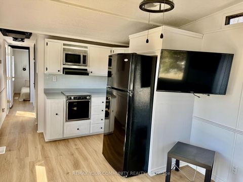 Photo 6 at 204 - 285 Crydermans Side Road, Baldwin, Georgina