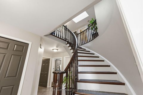 Photo 5 at 555 Peggoty Circle, Eastdale, Oshawa